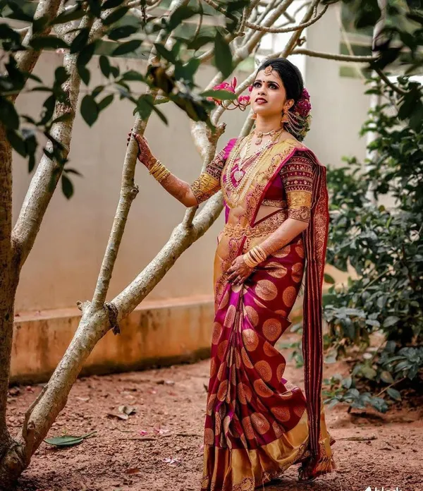 Maroon_Woven_Kanjivaram_Silk_Saree_with_Saree_Cover